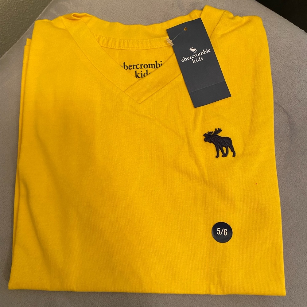 New kids Abercrombie shirt